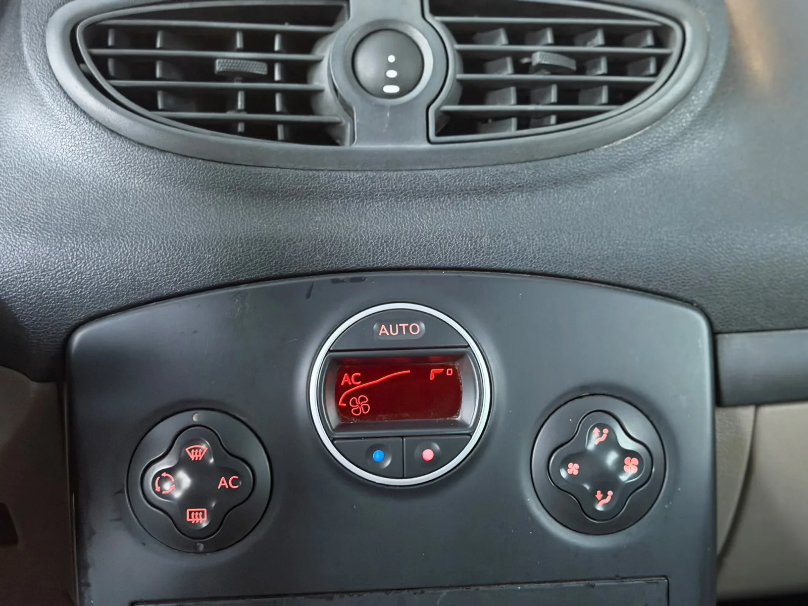 Renault Clio 1.5 dCi Dynamique — fotoğraf 12